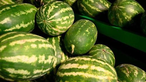 伦敦网红吃瓜事件,一场意外的网络热议